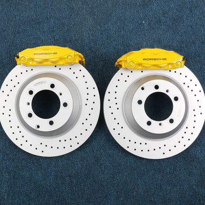 Đĩa phanh khoan màu vàng GT3 4 piston Kẹp phanh sau