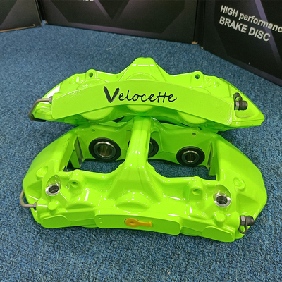 Green 6 piston calper của công nghệ monoblock GT6 trên ô tô với công suất phanh lớn hơn