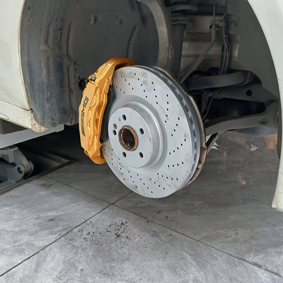 Bộ kẹp phanh ô tô Mercedes Benz C200 Nâng cấp 6 bộ kẹp nồi và đĩa 355MM